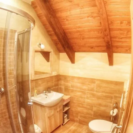 Refresh Lodge *