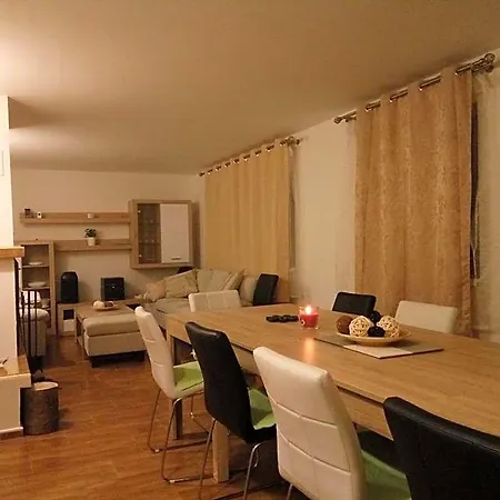 Refresh Lodge *