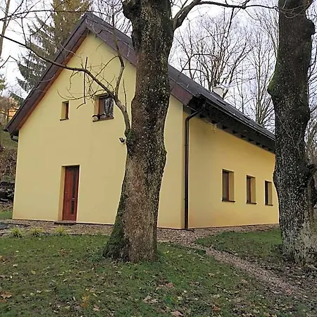 Refresh Lodge *